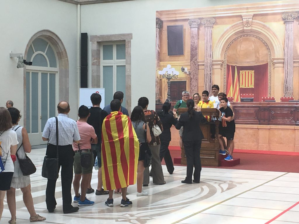 Einmal als Katalane im Parlament sprechen - wenn auch nur für den Fotografen